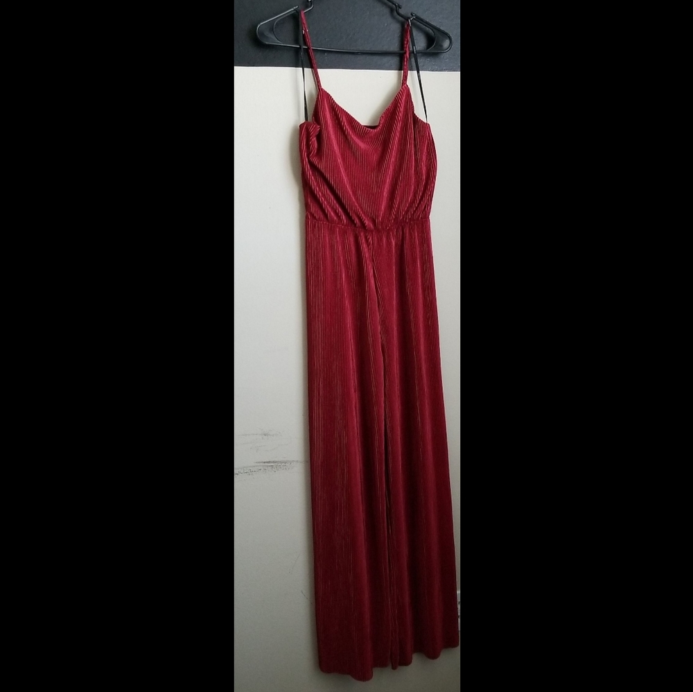 🆕️ LISTING!! NWOT FOREVER 21 CRIMSON PLISSE JUMPSUIT - Picture 15 of 16
